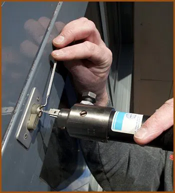 Interstate Locksmith Shop Santa Monica, CA 310-975-3526 Interstate Locksmith Shop Santa Monica, CA 310-975-3526 - 11-commercial-locksmith-service